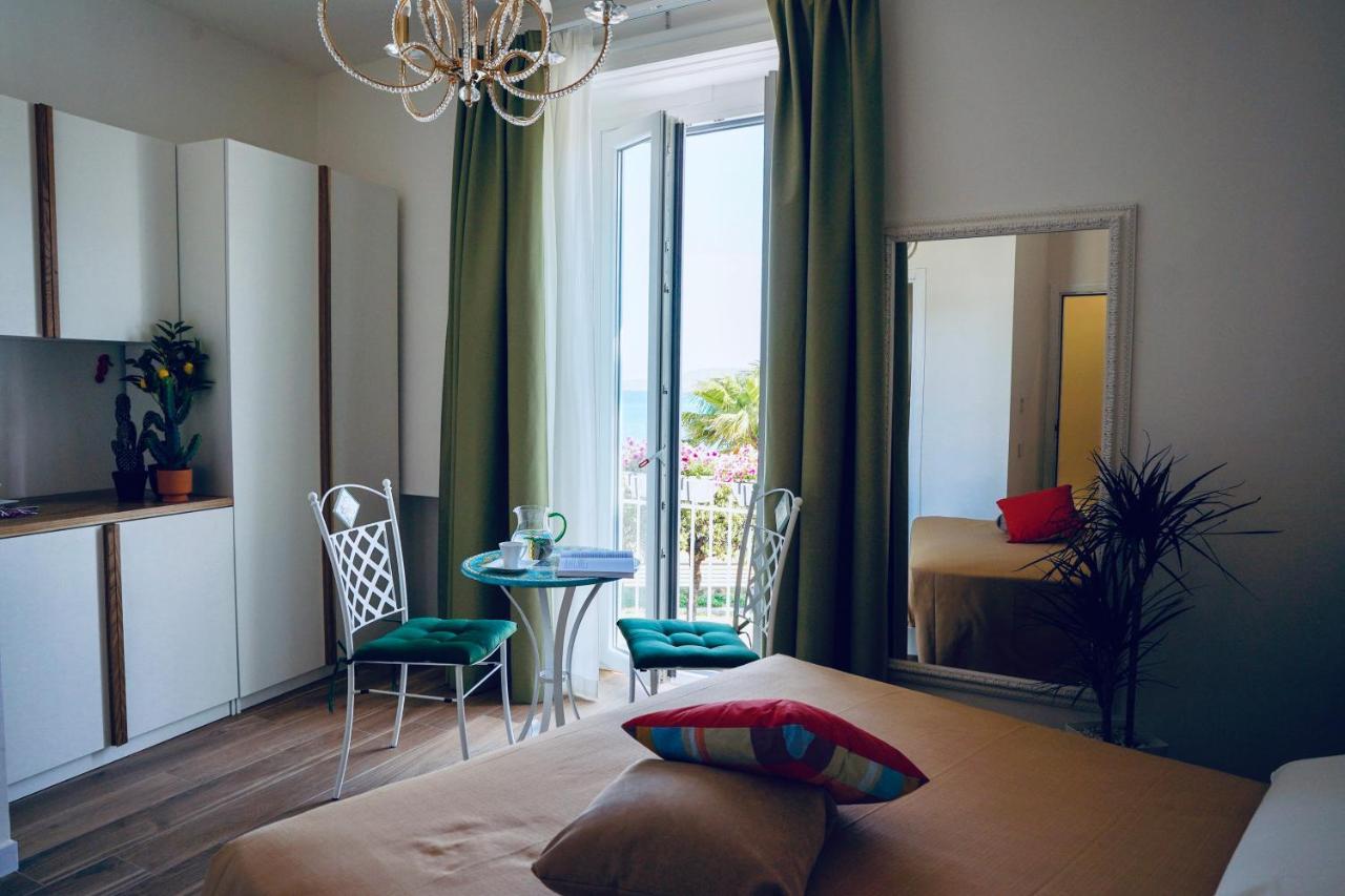Aquamar Bed And Breakfast クロトーネ エクステリア 写真