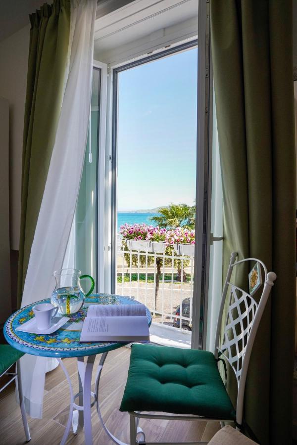 Aquamar Bed And Breakfast クロトーネ エクステリア 写真